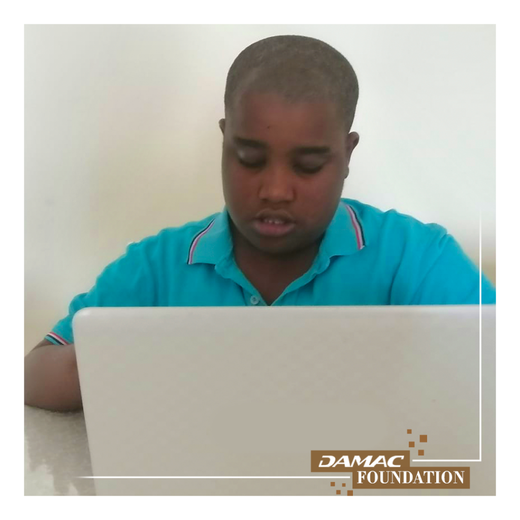 دعمت مؤسسة حسين سجواني داماك الخيرية مركز الهدف لأصحاب الهمم الذي يوفر الأجهزة الإلكترونية للأطفال لمواصلة وتعزيز التعلم عن بعد.
